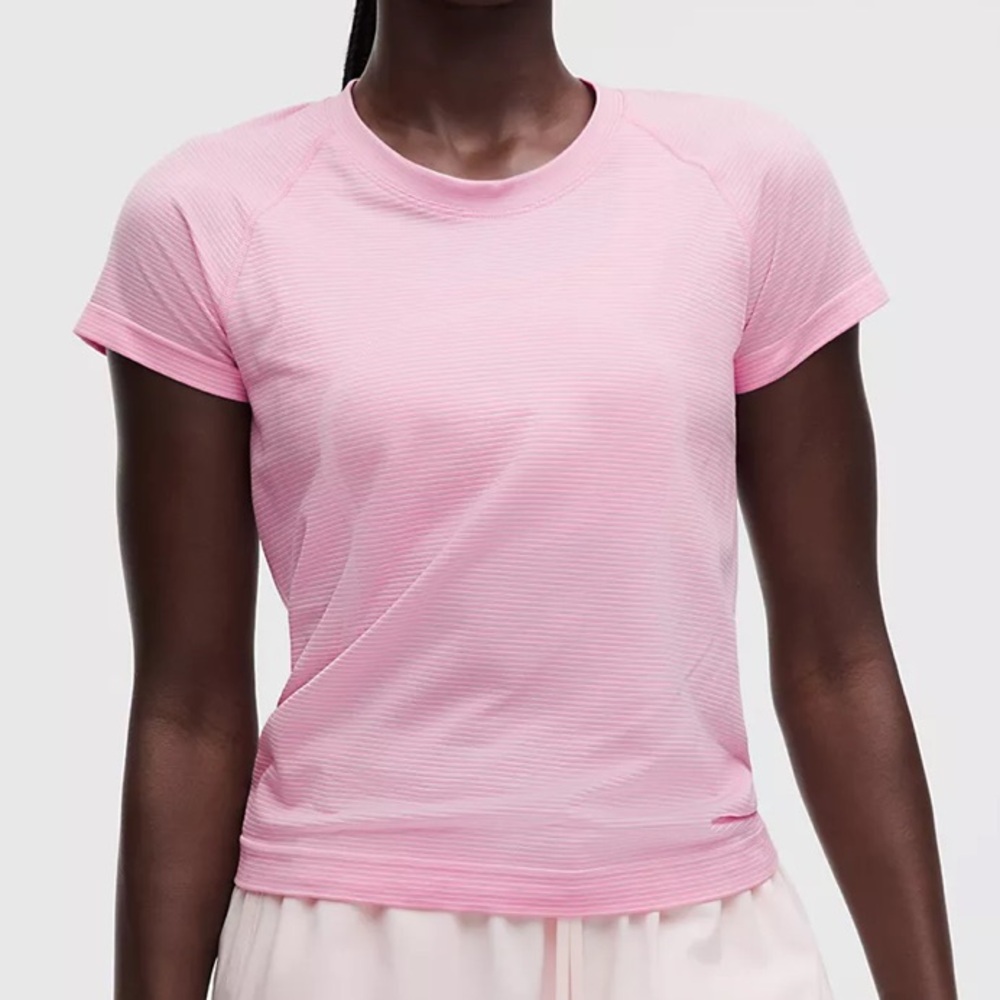 Swiftly Tech Short-Sleeve Shirt 2.0
Waist Length